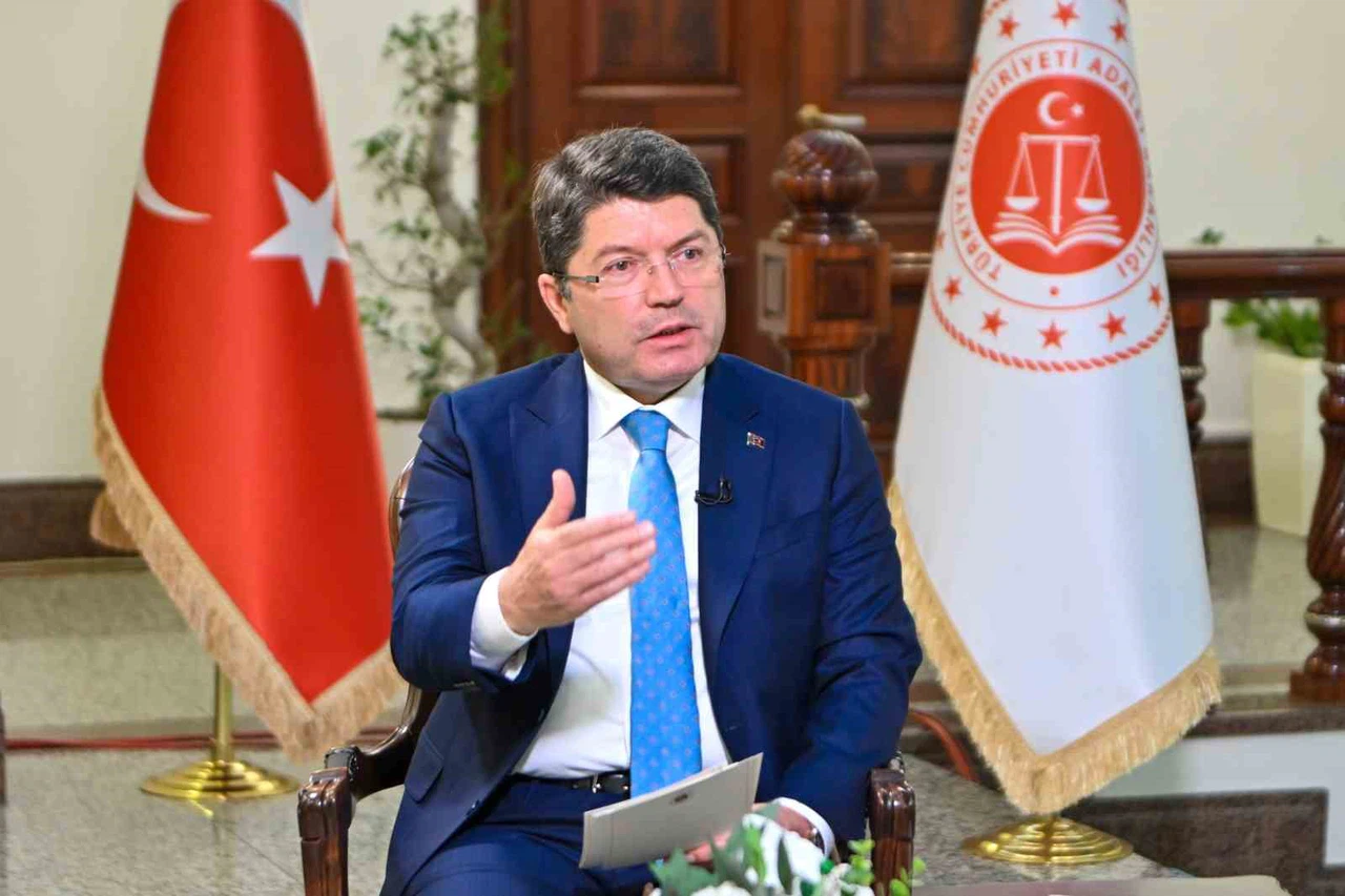 Konya'da çöken apartman ile ilgili soruşturma hızlı başladı