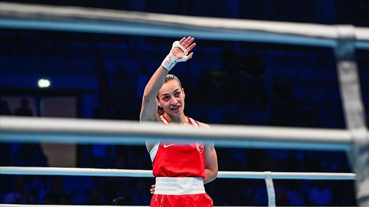 Buse Naz Çakıroğlu çeyrek finalde