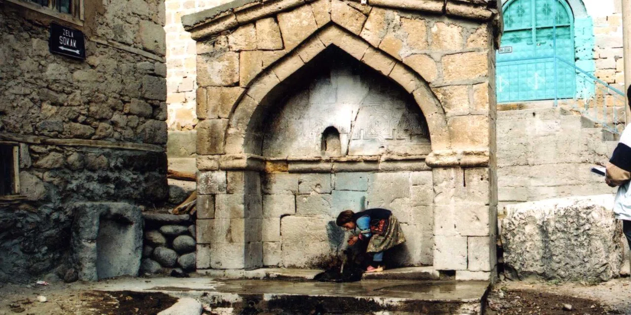 Konya’da tarihi su sorunu! Çeşmeye giden eli boş dönüyor