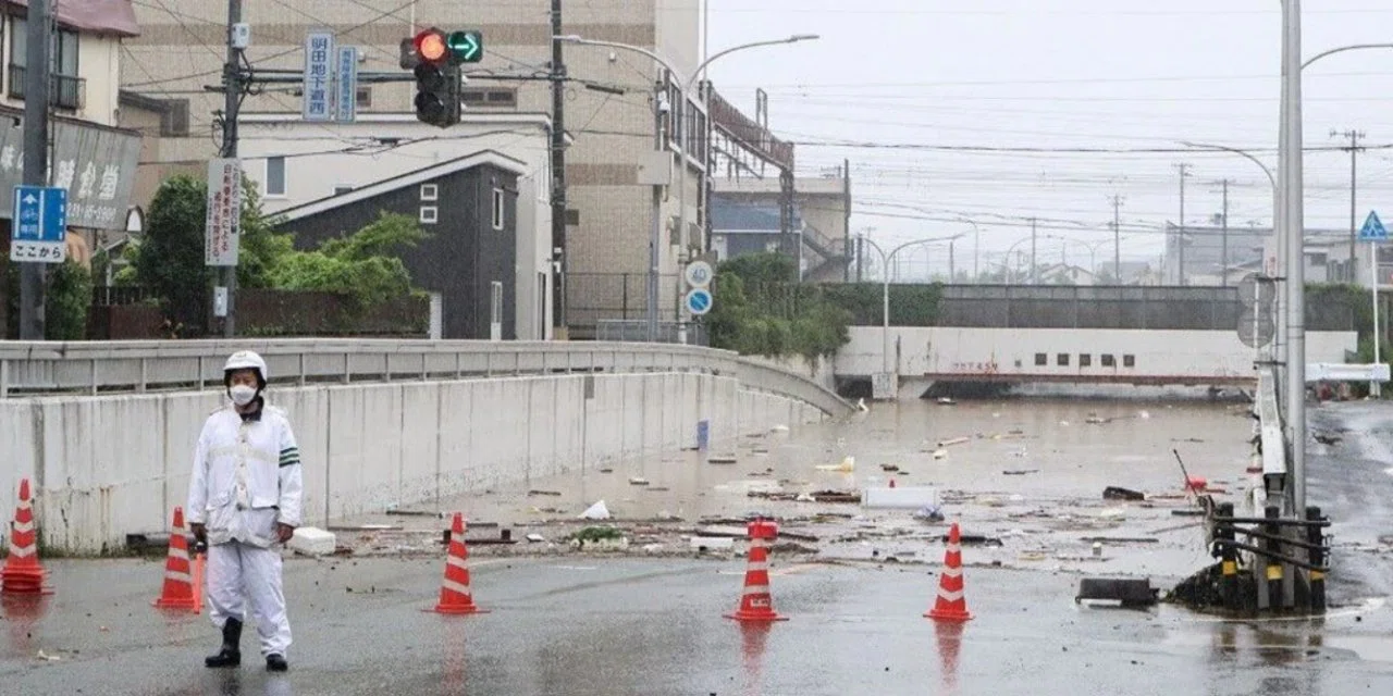 Tokyo sele teslim oldu