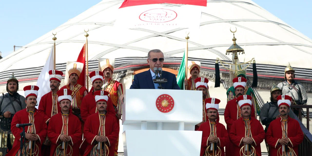 Cumhurbaşkanı Erdoğan: "Bizler bu toprakların emanetçisi değil asıl sahipleriyiz"