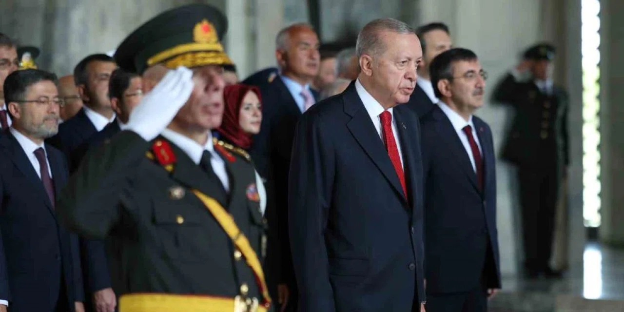 Devlet Erkanı Anıtkabir'de