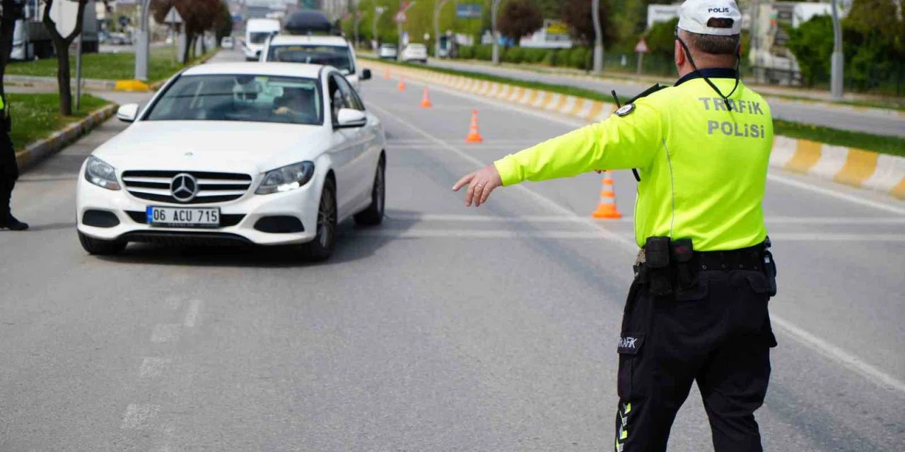 Yarım milyona yakın trafik cezası kesildi!