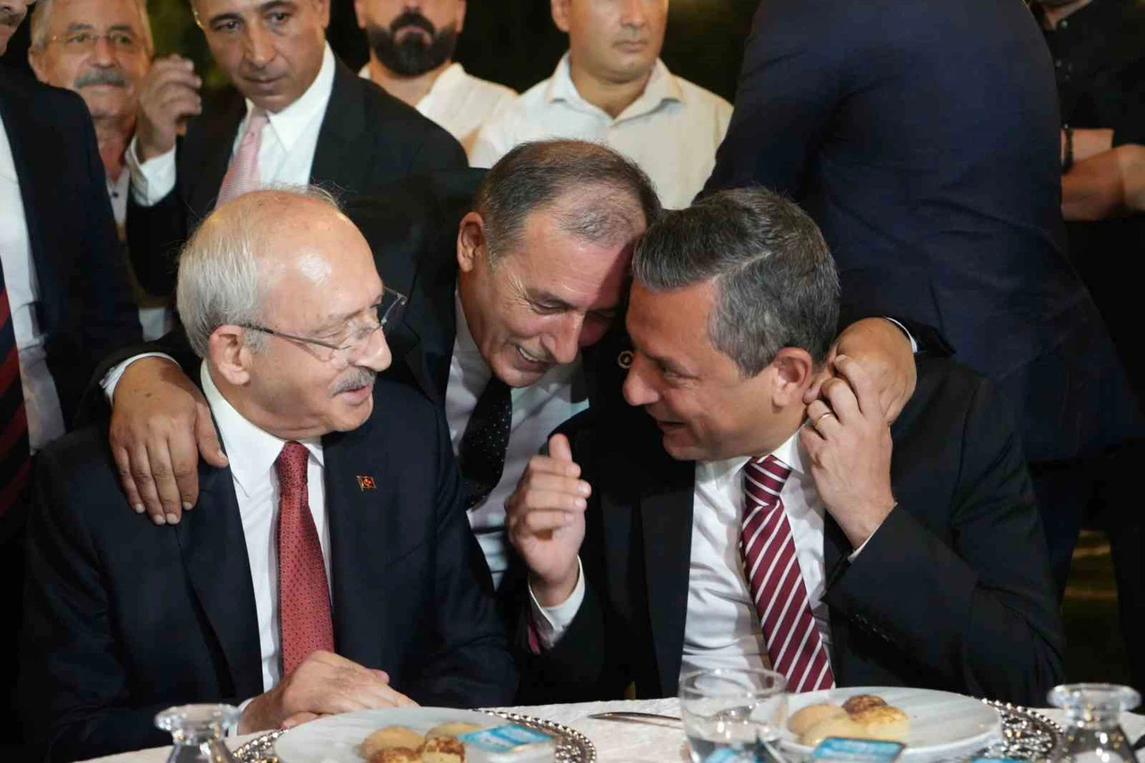 CHP kurultayına "şaibe" soruşturması: Kılıçdaroğlu ve Hamzaçebi ifadeye çağrıldı