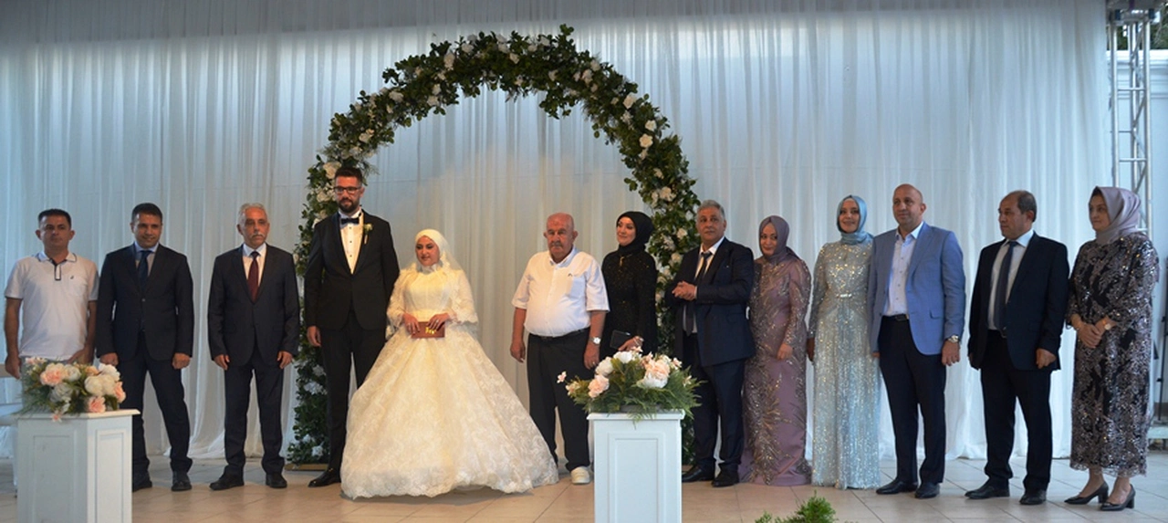 Evlilikte ekonomik kriz modası: Yarım düğün