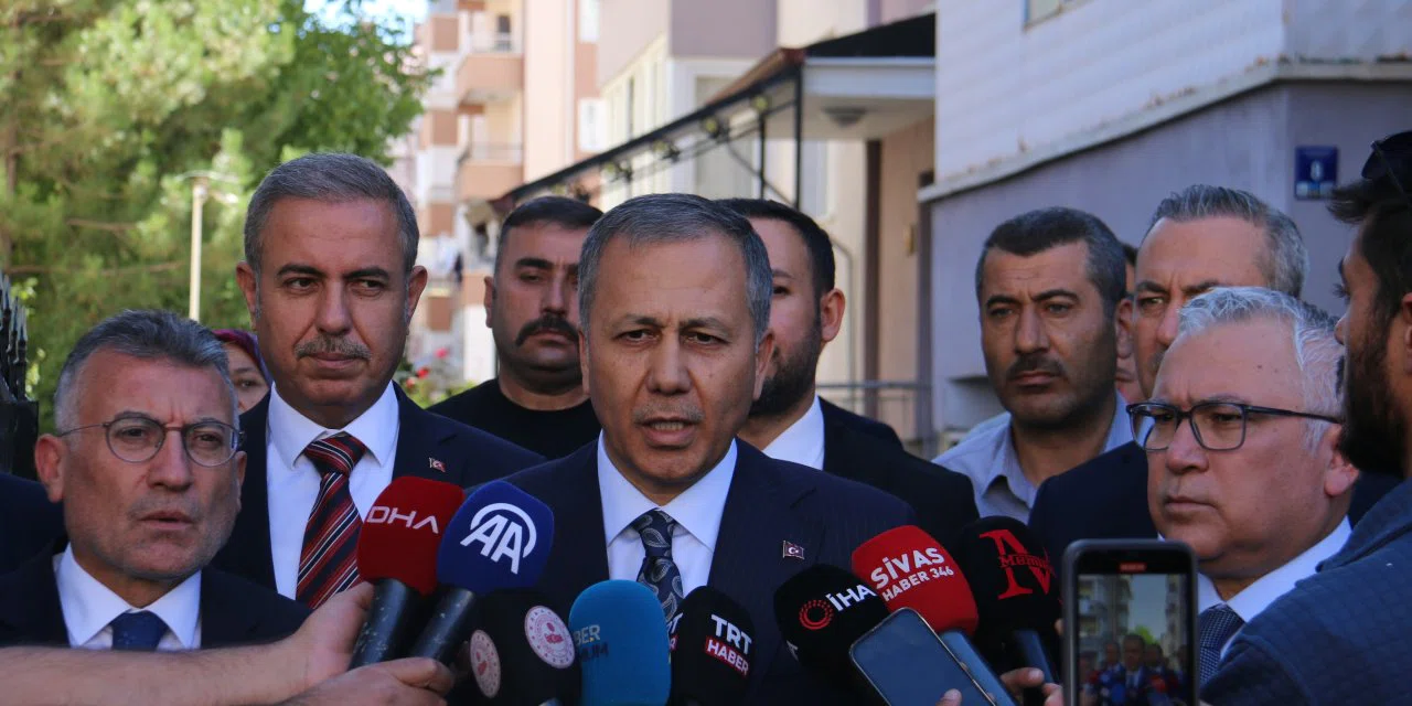 Açıklama yapan Bakan Yerlikaya, çöken bina sonrası Konya’ya gidiyor