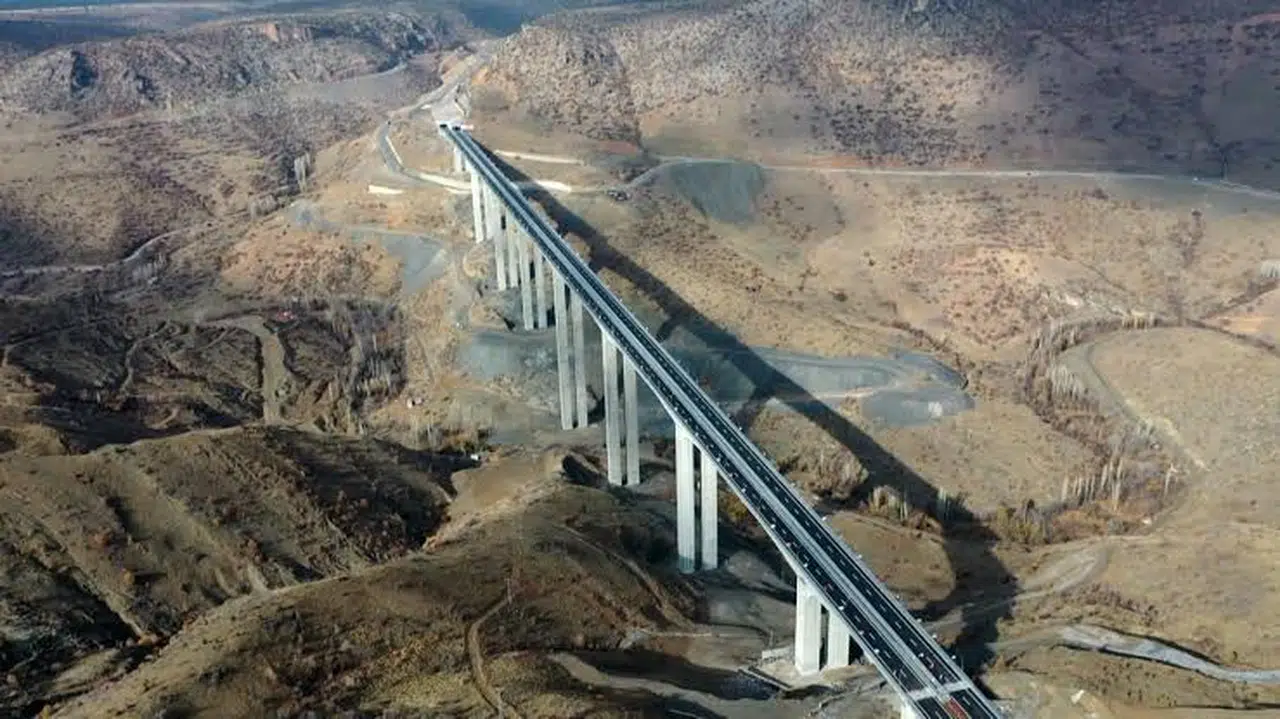 Konya'ya dev yatırım! Şehrin uzak ilçeleri tek yolla birleşecek