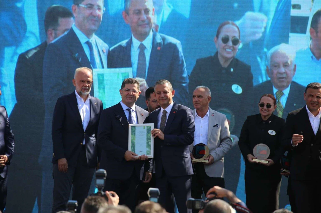 CHP Başkanı'ndan Bakan Şimşek'e gönderme
