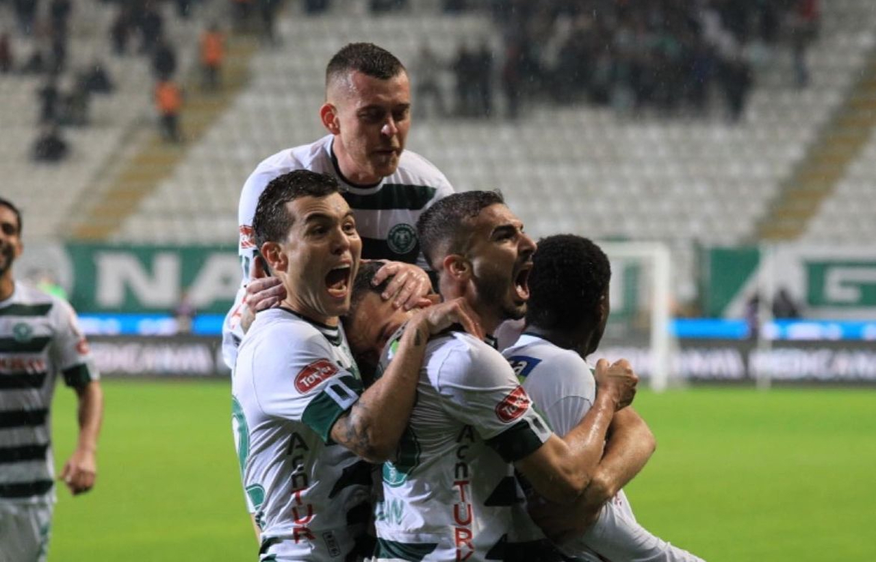 Konyaspor’un eski oyuncusu için flaş açıklama! Geri Dönüyor