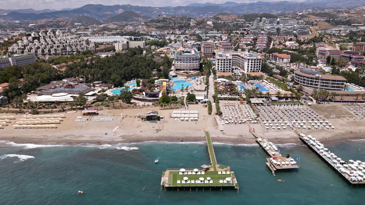 Alanya'daki bir otele "erkek fazla" cezası kesildi
