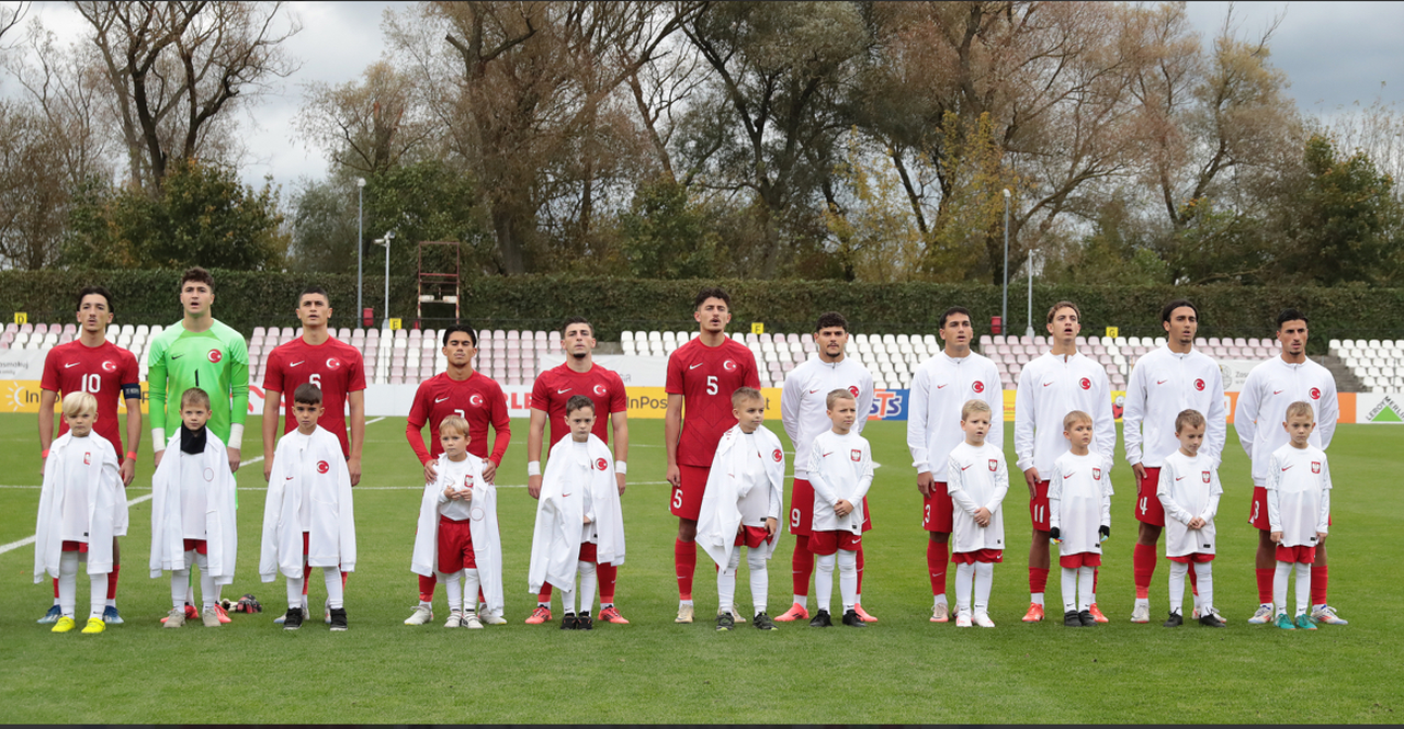 Konyasporlu oyuncu ilk 11’de başladı milliler 4 golle yenildi