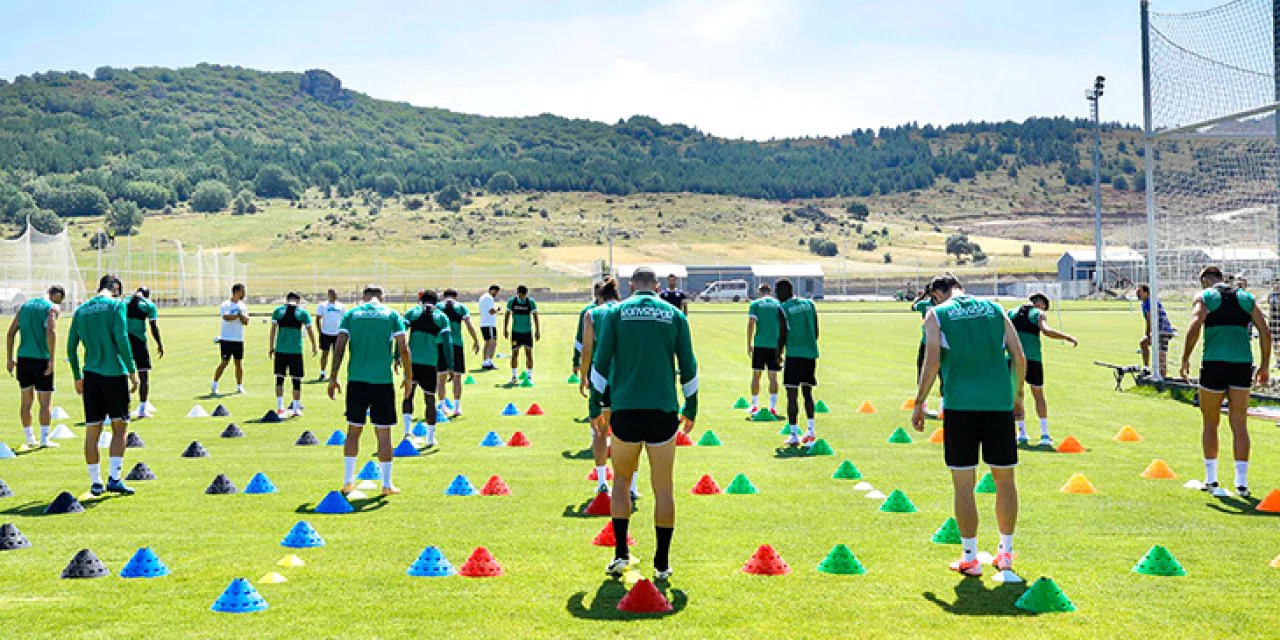 Konyaspor'da turnuva belirsizliği. Kamp programına takıldı