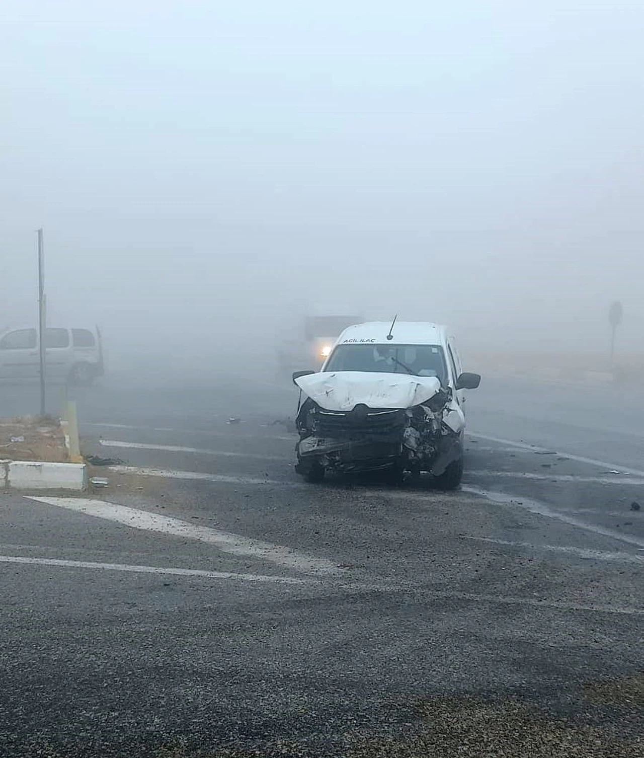 Konya'da korkutan kaza! Servis otomobille çarpıştı 2 kişi yaralandı