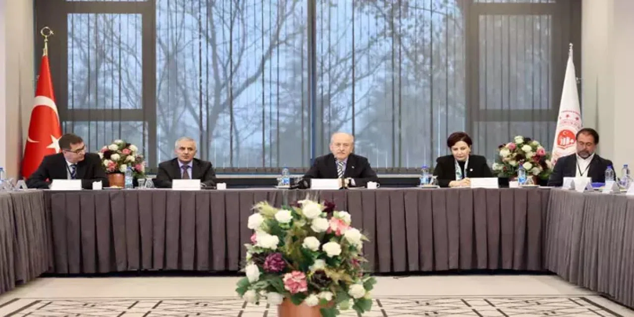 'Mimarlık ve Mühendislik Hizmetlerinde Uzmanlık Çalıştayı' nitelikli iş gücünü arttırmak için Ankara'da toplantı yapıldı