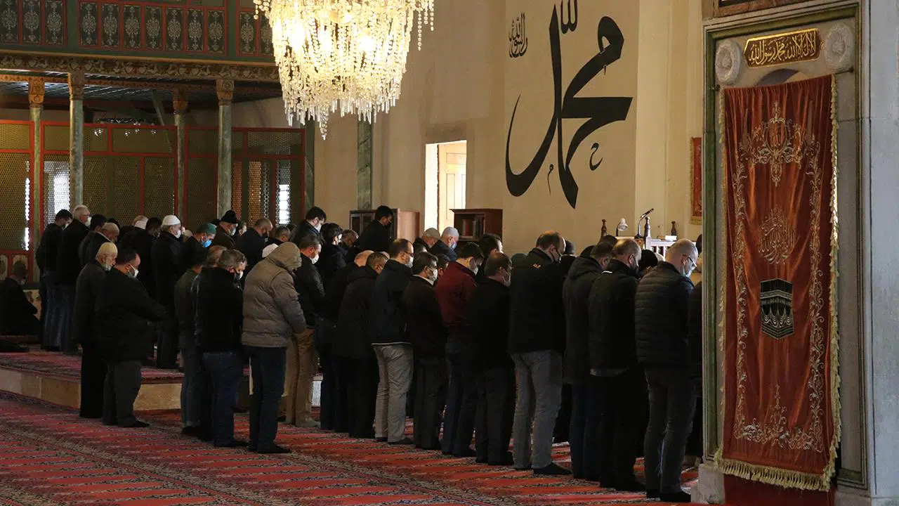 Diyanet'ten sabah ezanı kararı. 81 ilde imsak vaktinde okunacak