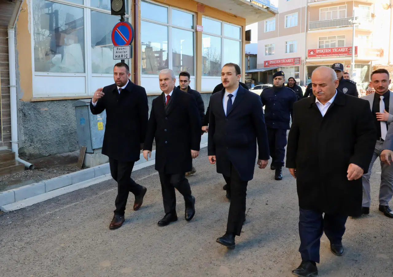 Vali Akın, Doğanhisar'da