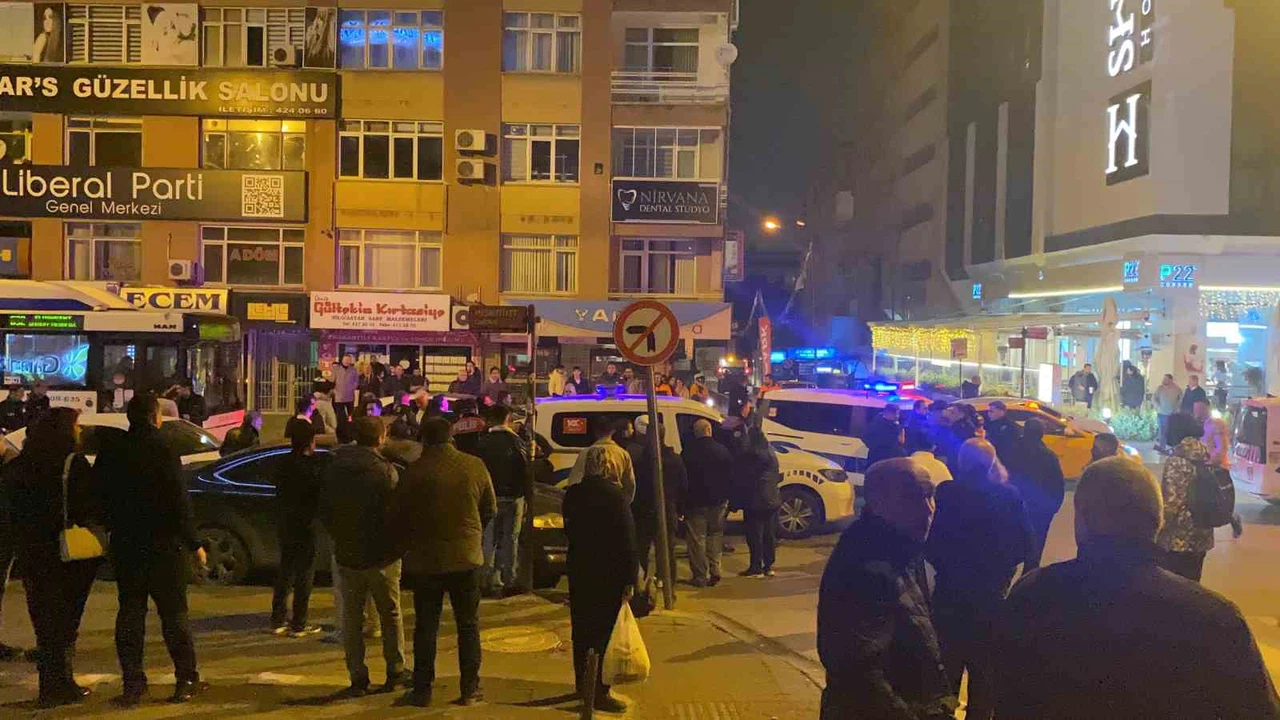 Yol kontrolü yapan polise muştalı saldırı