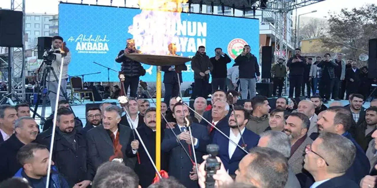 Adilcevaz’da ilk 'doğal gaz' meşalesi törenlerle yakıldı