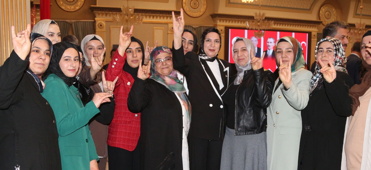 Bir ve Birlikte Hilale Doğru Türkiye Toplantısı Konya'da gerçekleşti