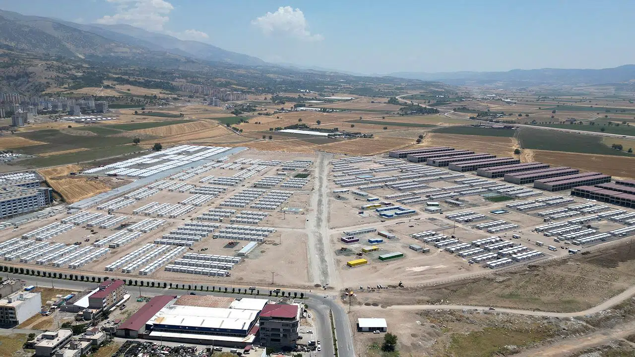 Depremde büyük ihtiyaç duyulmuştu. En büyük showroom Konya'da yapıldı