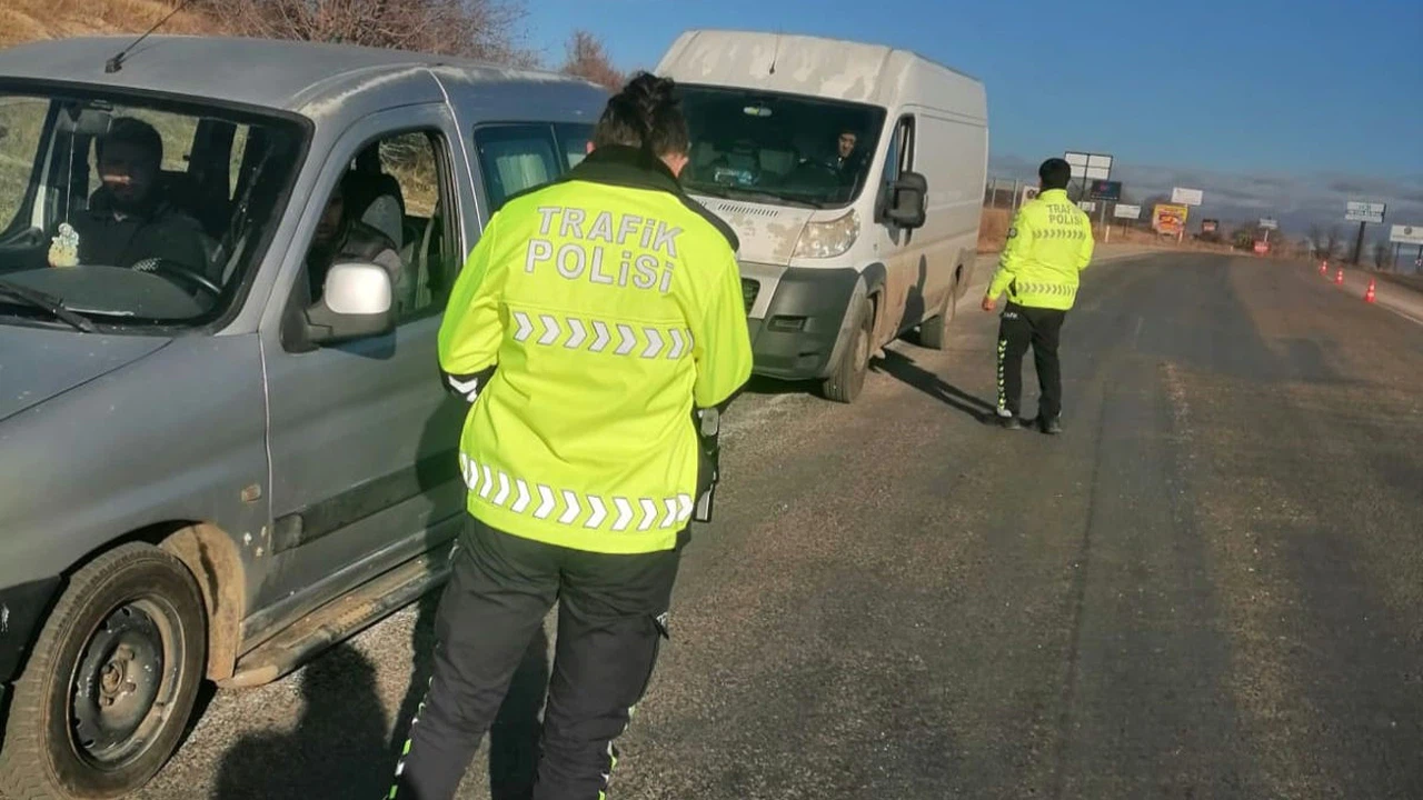 Konya'da güvenli sürüş için denetimler sürüyor. 1 Aralık'ta başlamıştı