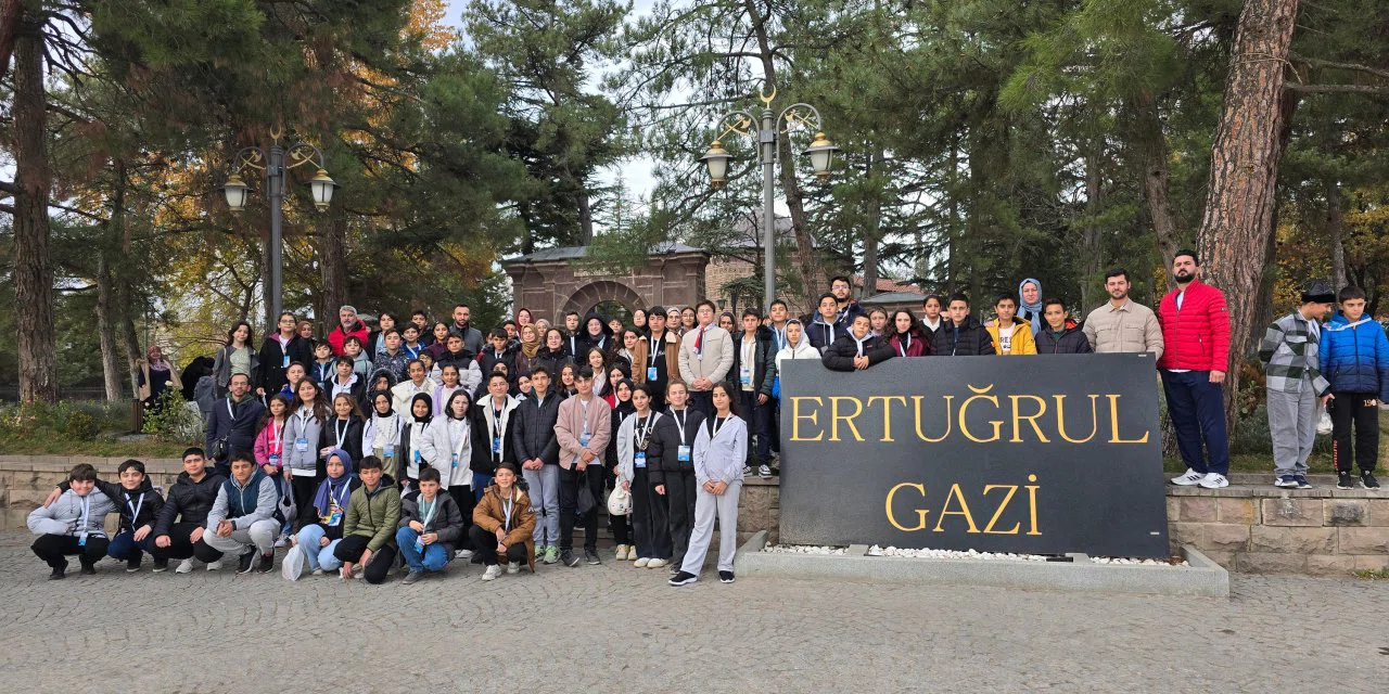 Konyalı çocuklar Ertuğrul Gazi'nin türbesini ziyaret etti