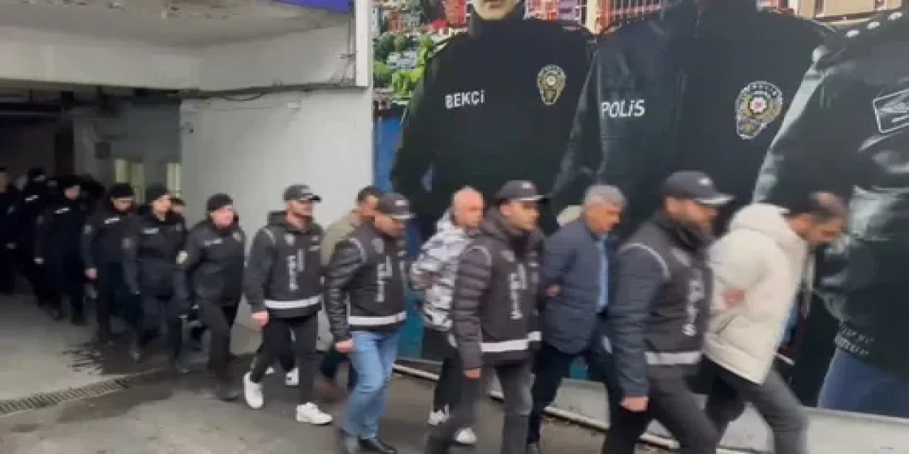 "Yenidoğan Bebek Çetesi" operasyonunda gözaltına alınan 14 kişi adliyeye sevk edildi