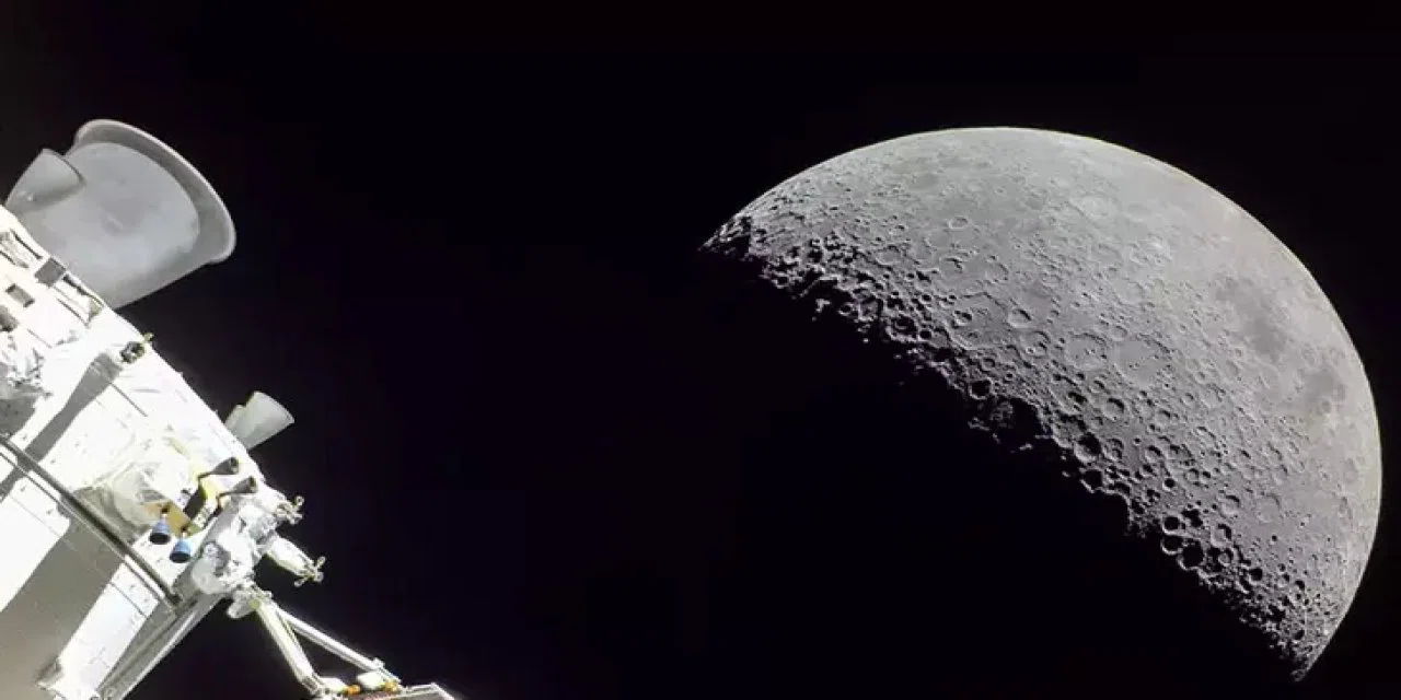 NASA'nın Ay'a dönüş tarihleri ertelendi