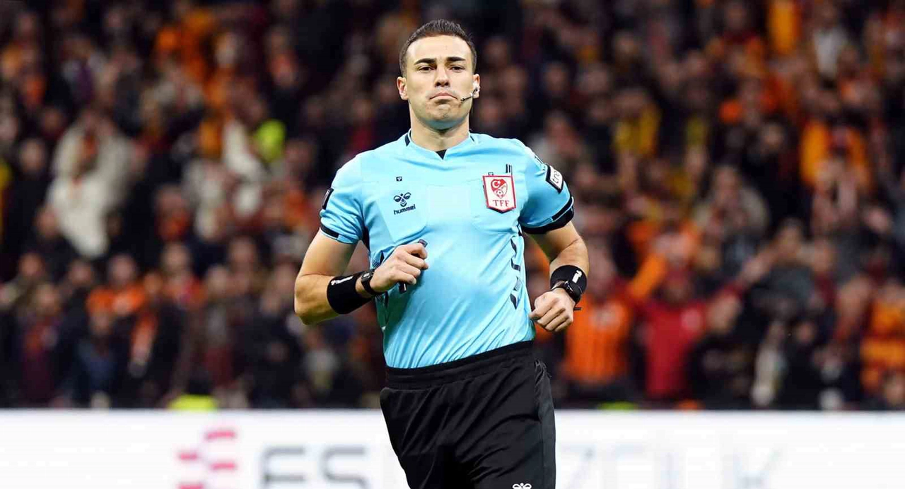2025 yılında FIFA kokartı takacak Türk hakemler belli oldu