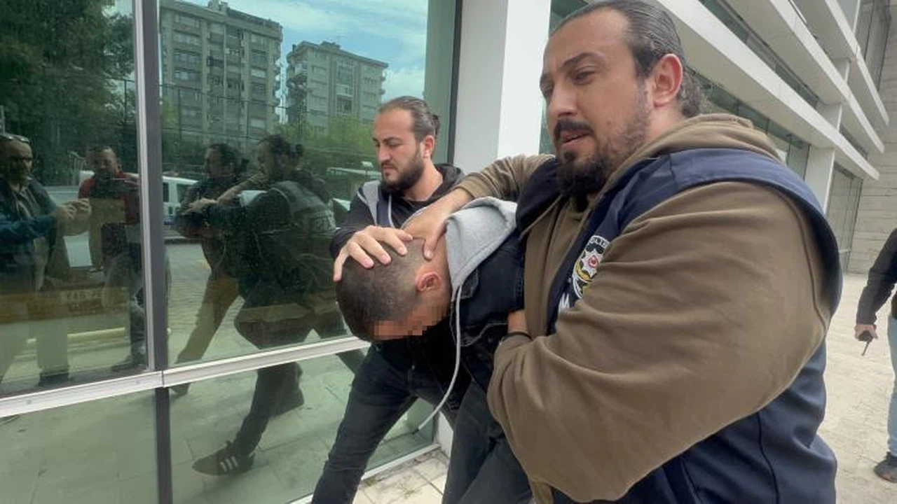 Pes dedirten olay. Bilezikleri için 2 çocuk annesinin boğazını kesti