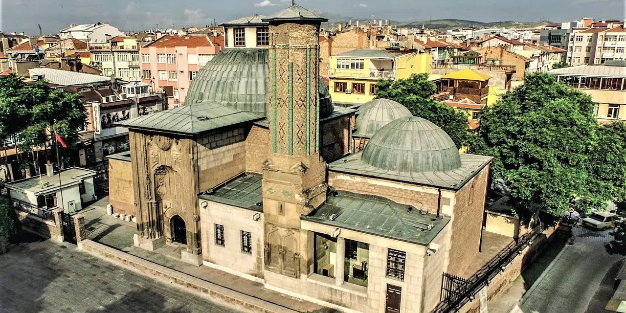 Konya’nın tarihini yansıtan Selçuklu iştihamı: İnce Minareli Medrese