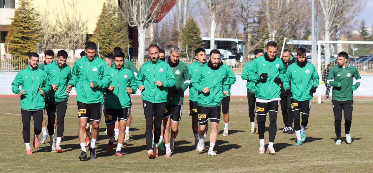 1922 Konyaspor yükselişte. Hedef devre arasına 17 puanla girmek
