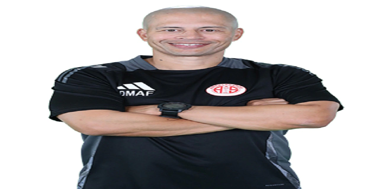 Alex de Souza açık konuştu: İstifa yok