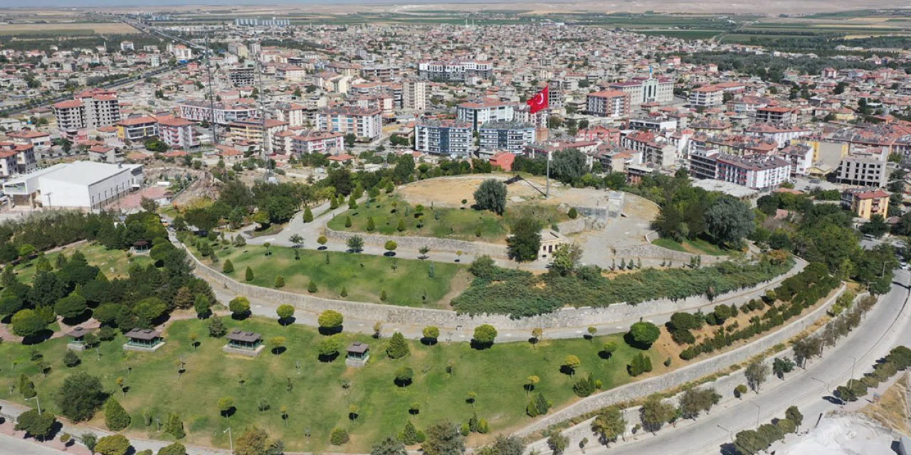 Konya'nın bu ilçesi 28 Şubat'ı bekliyor. Bakandan dönüşüm talimatı