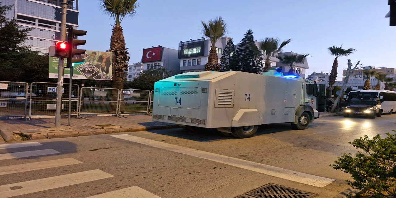 DEM partili belediyeye operasyon düzenlendi