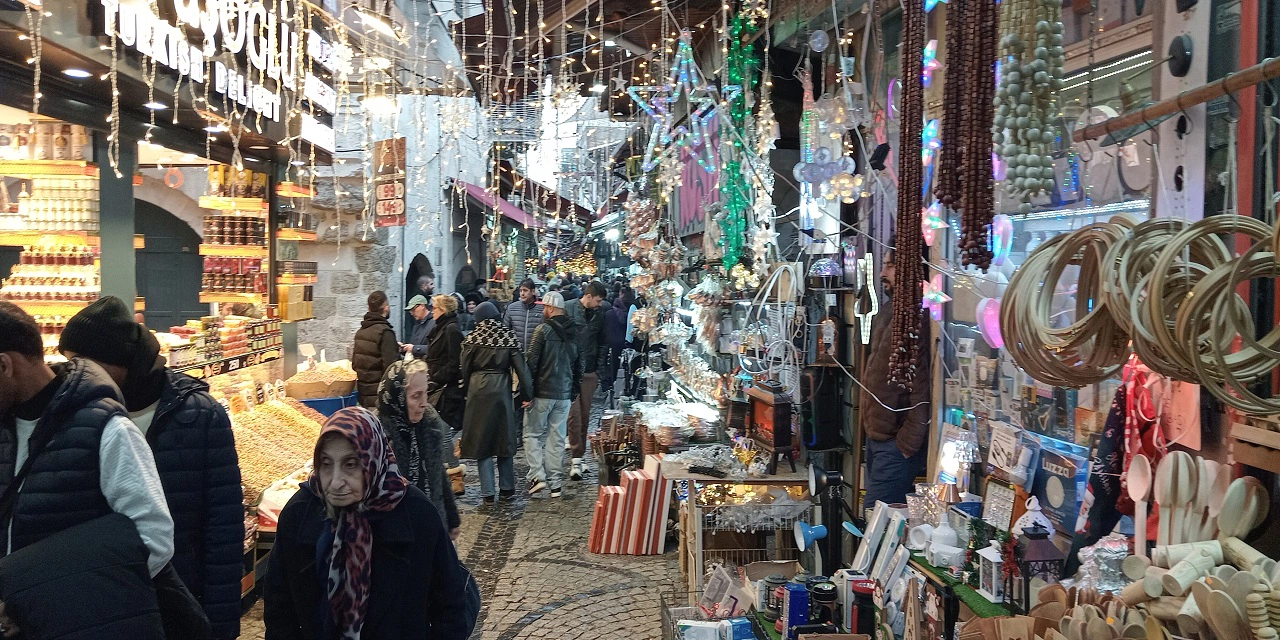 Yıllık enflasyonun yüzde 41,11'e gerilemesi bekleniyor
