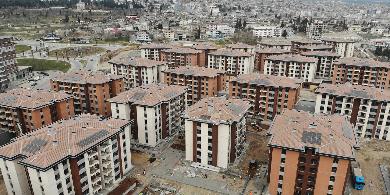 K.Maraş depreminde bin 400 kişiye mezar oldu; Ebrar Sitesi'nde yaşam yeniden çiçekleniyor