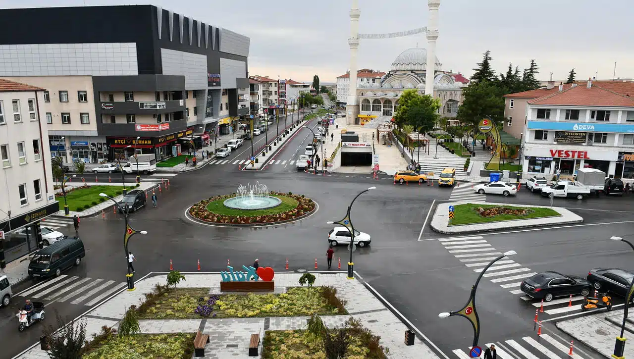 Konya'nın gurbetçilerle meşhur ilçesinde büyük kavga. Esnaf ve müşteri birbirine girdi