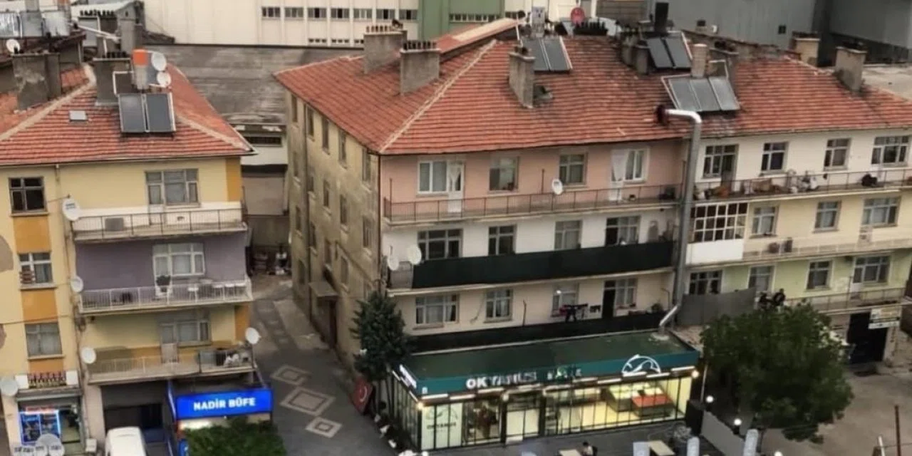 Konya'da yıkılan binada vahim iddia. Balık restoranı ara duvarları yıktırmış