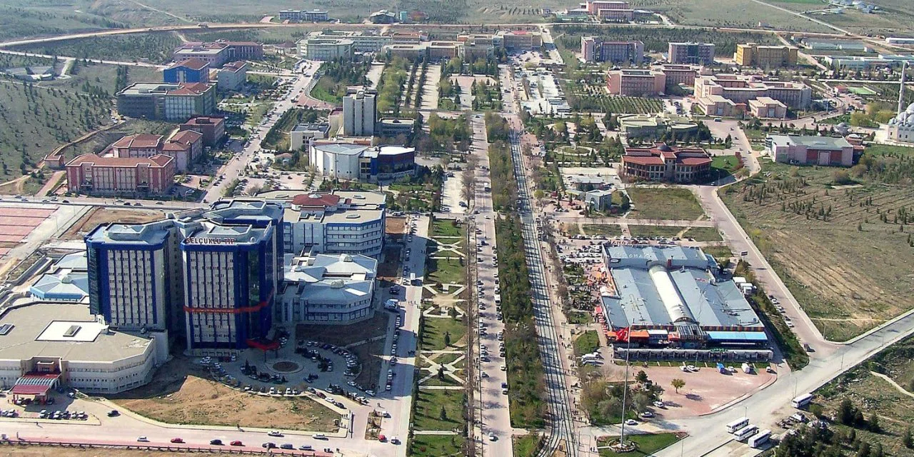 Konya'da eğitimciye silahlı saldırı düzenlenmişti. Üniversiteden açıklama geldi