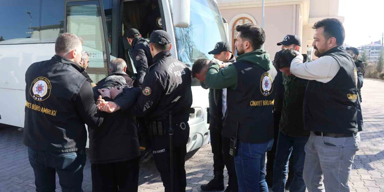 Konya dahil 50 ilde yürütülen operasyonlarda 346 kişi yakalandı