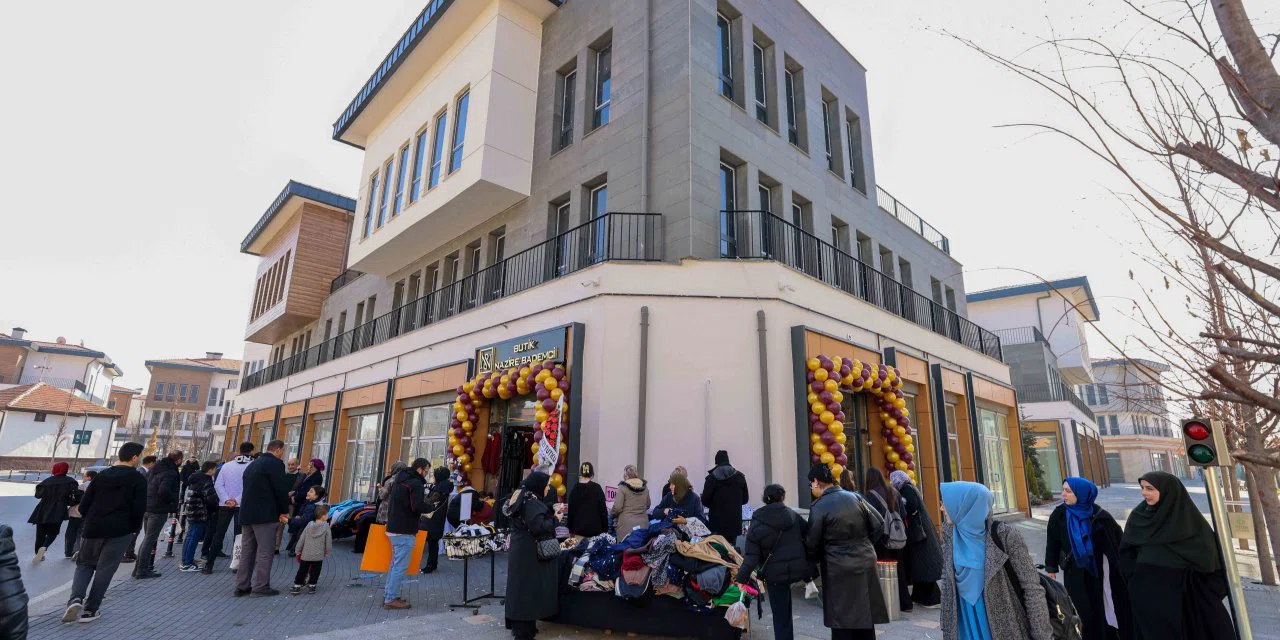 Konya'nın tarihi yeniden canlanıyor. Suriçi'nde esnaflar tek tek yerini alıyor