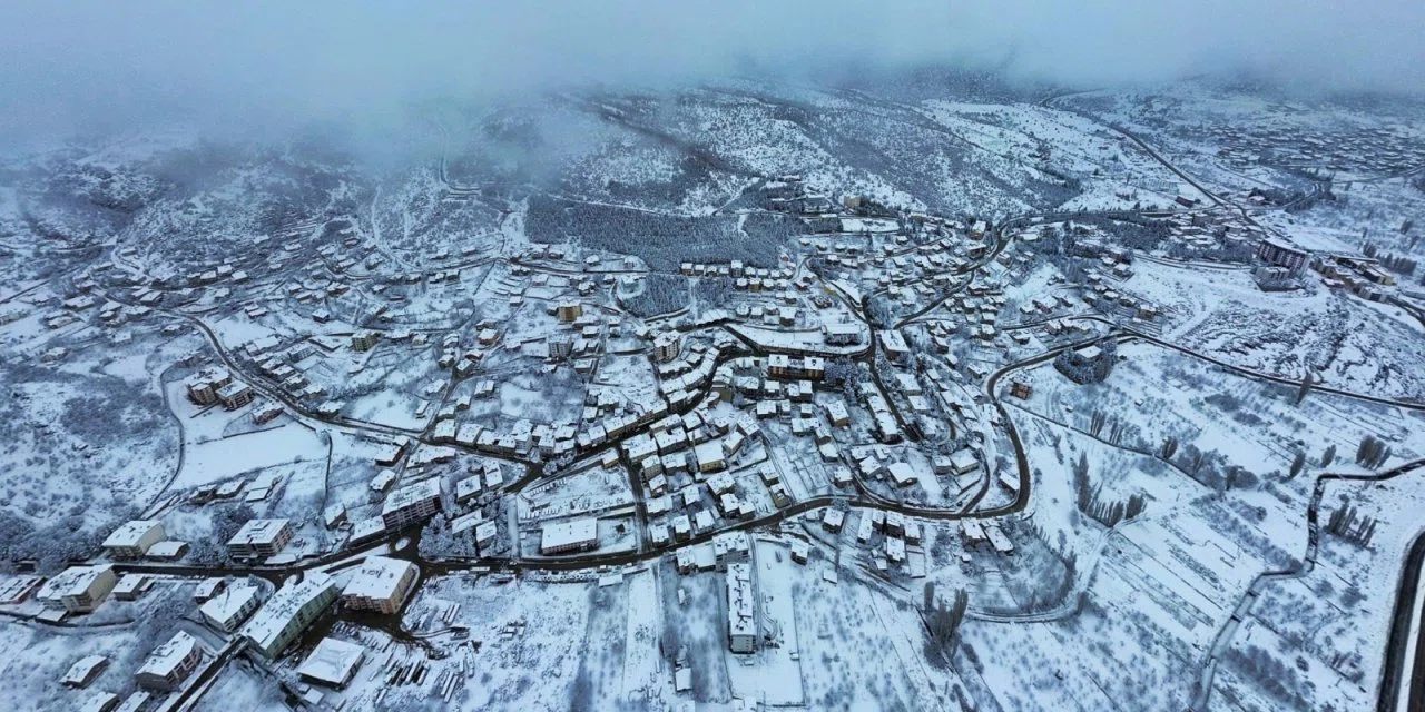 Konya ile Akdeniz'in arası beyaz gelinliği giydi. Şehrin merkezi yine hasret kaldı