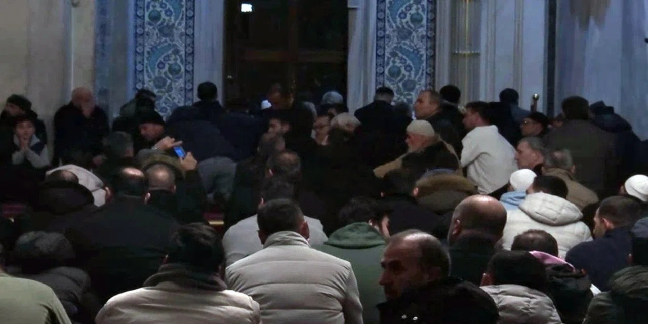 Ramazan'ın habercisi Berat Kandili tüm yurtta huşu içinde idrak edildi
