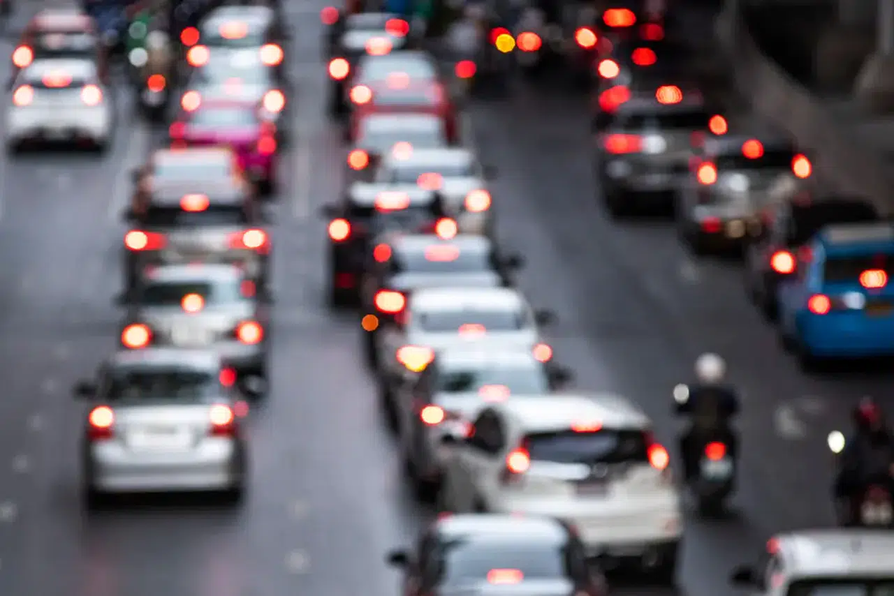Konya trafikte sınıfta kaldı. İftara 5 kala, kilometrelerce kuyruk oluşuyor