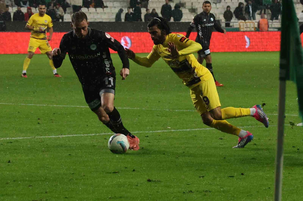 Konyaspor'da Eyüpspor maçının galibiyet şifresi hazır. Uçar'ın planı hücum öncelikli oyun
