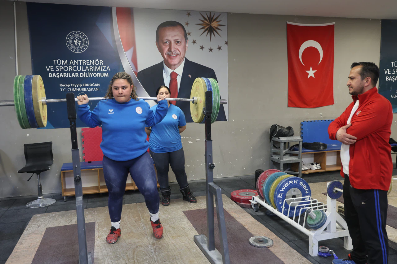 Konya'da Çumralı haltercilerden büyük başarı: Hedef Avrupa ve Dünya Şampiyonaları