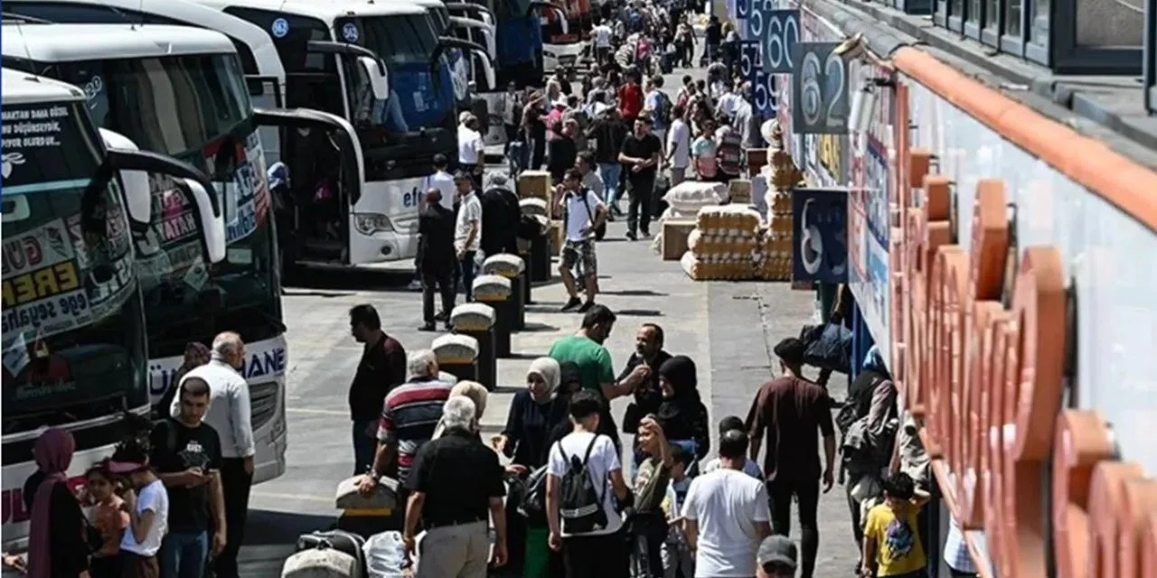 En az 4 milyon kişi yola düşecek; uyarı üstüne uyarı