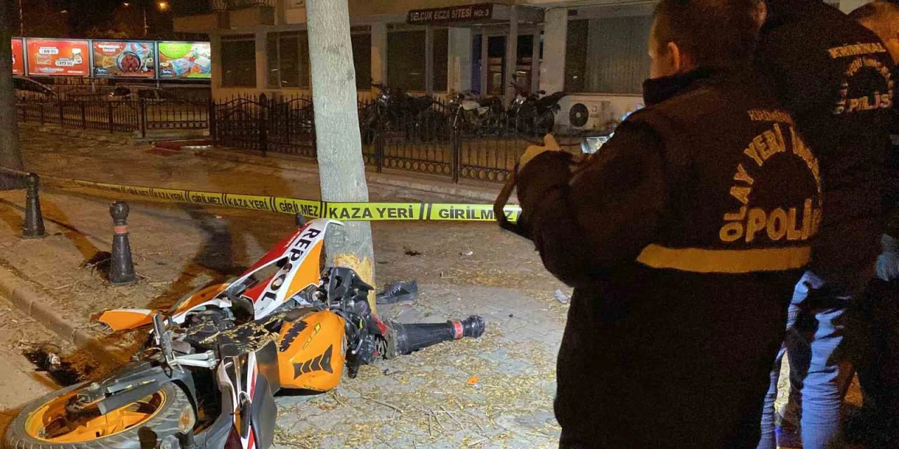 Felakete kıl payı: Konya Karapınar'da Motosikletler çarpıştı: 3 yaralı