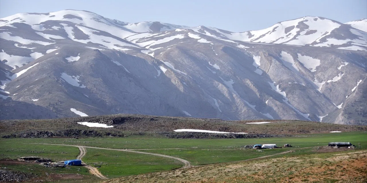 Konya'nın Toroslarında bahar var, su yok. Kuraklık gözler önüne serildi
